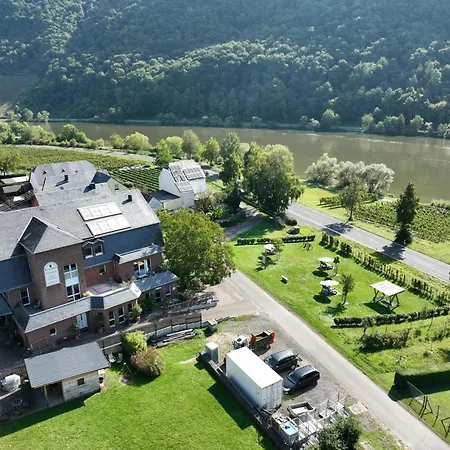 Ferienweingut Kreuz-bauer Pensión 3*